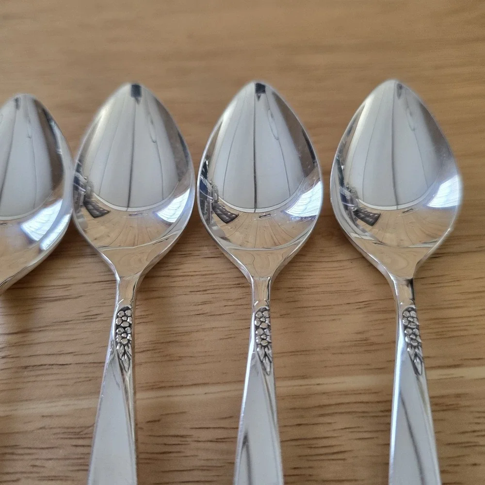 Set Of 6 Oneida Community Winsome Silverplate Teaspoons 6